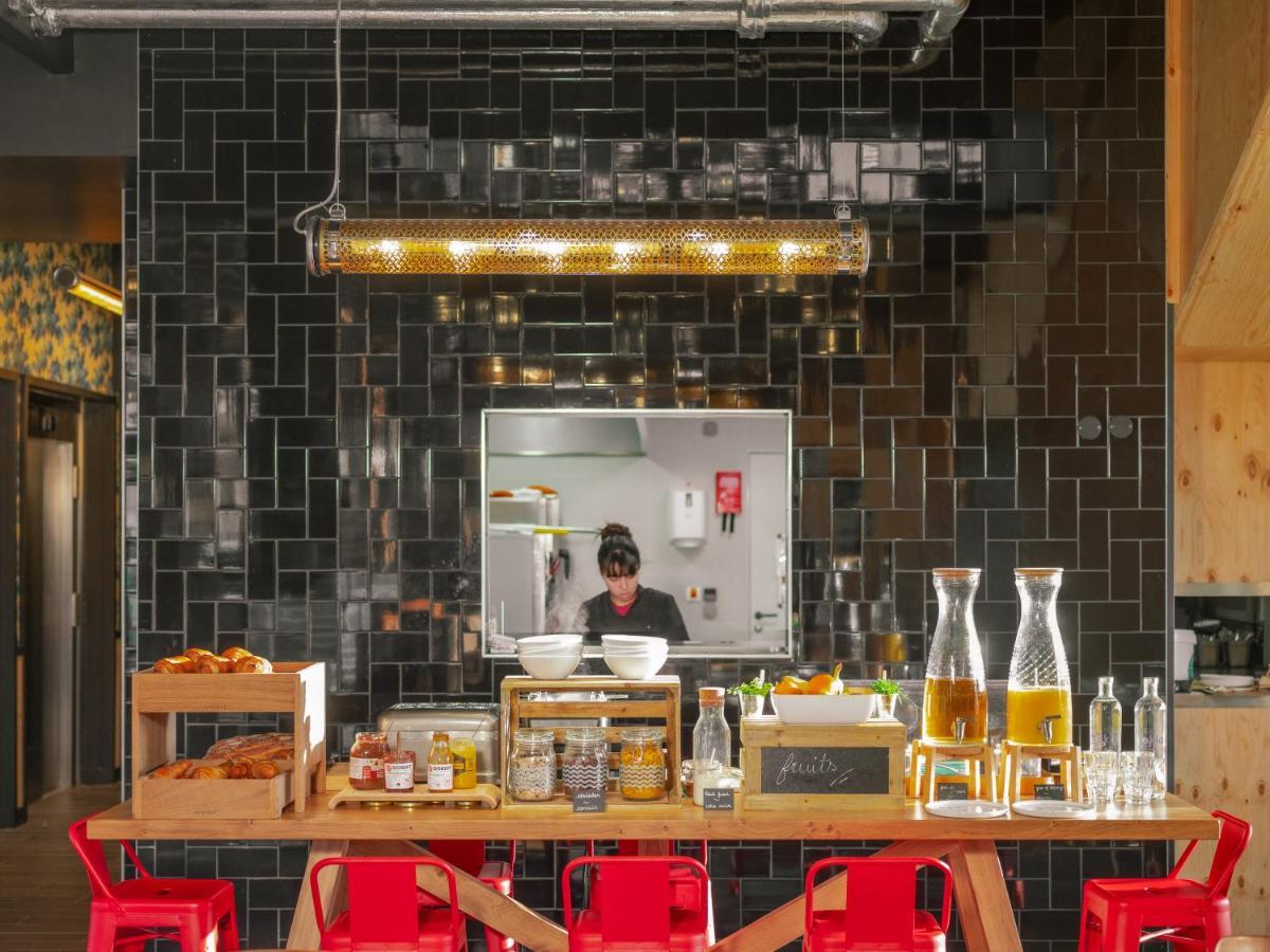 Eklo Lyon Hotel Venissieux Bagian luar foto