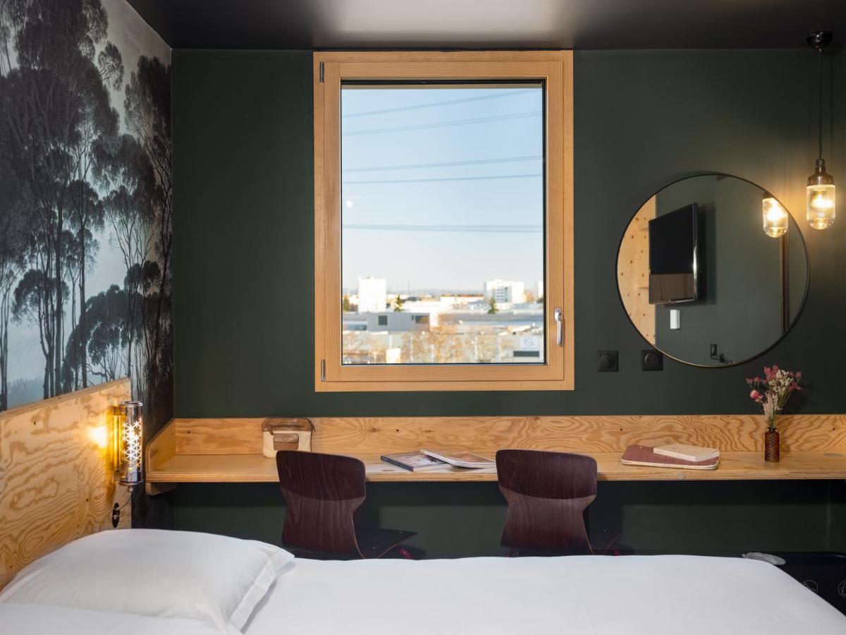 Eklo Lyon Hotel Venissieux Bagian luar foto